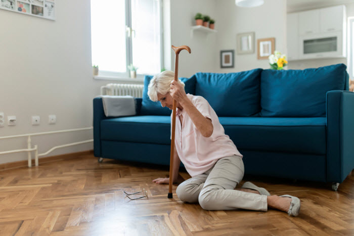 Chutes et hématome sous-dural de la personne âgée à domicile : comprendre pour le prévenir